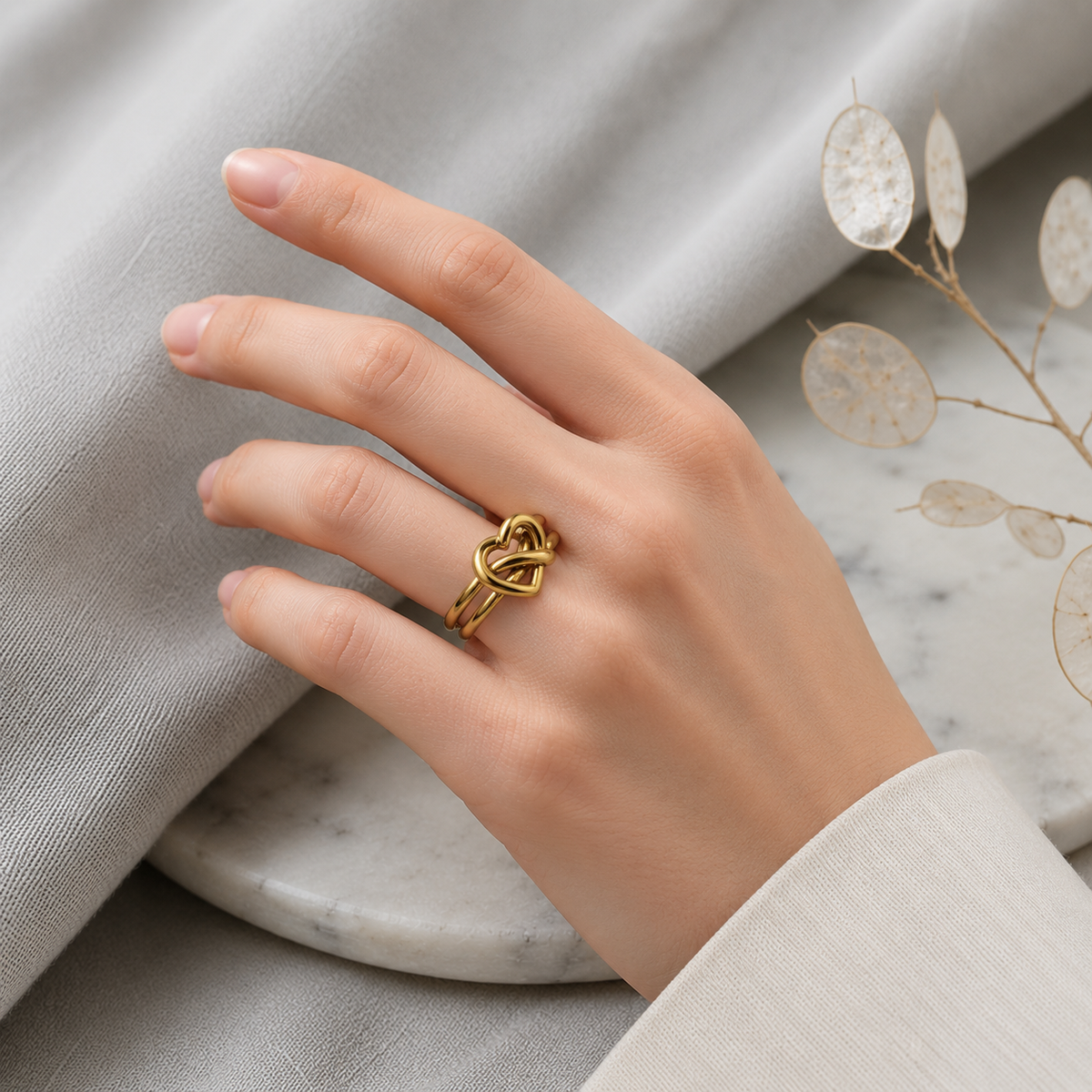 A0040 Endless Heart Ring