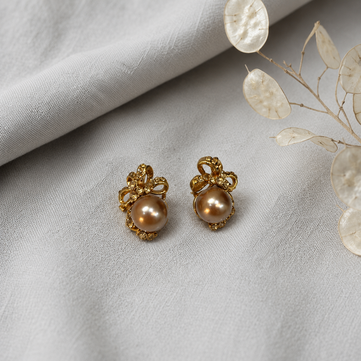 A0012 Golden Pearl Elegance