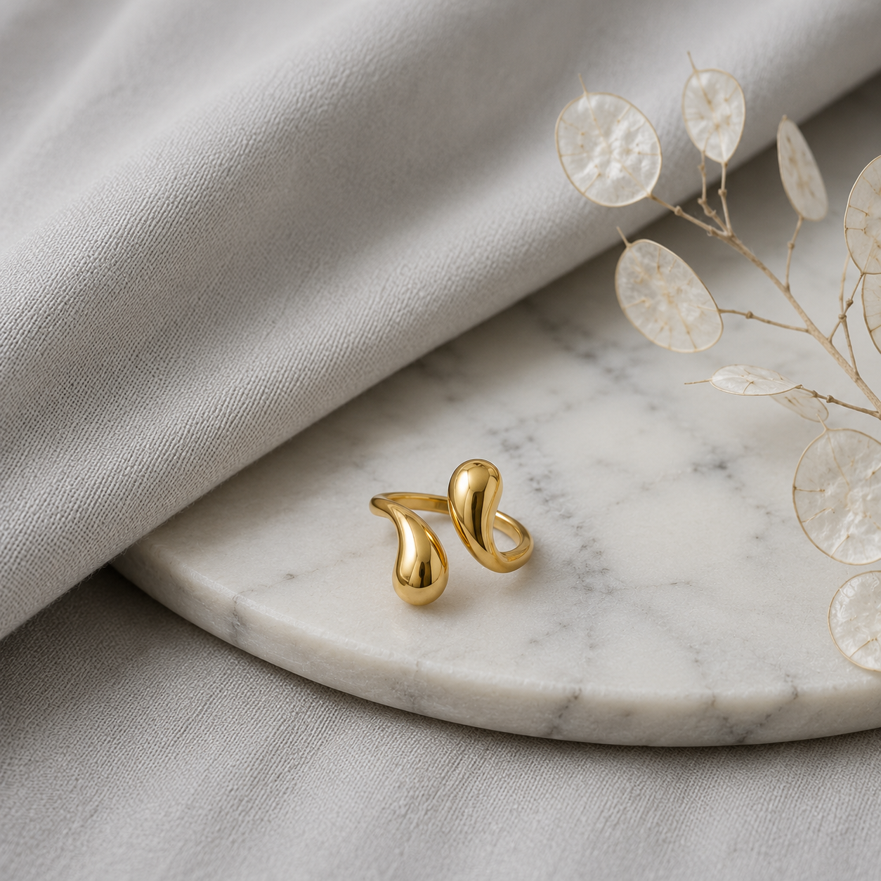 A0039 Golden Drop Ring