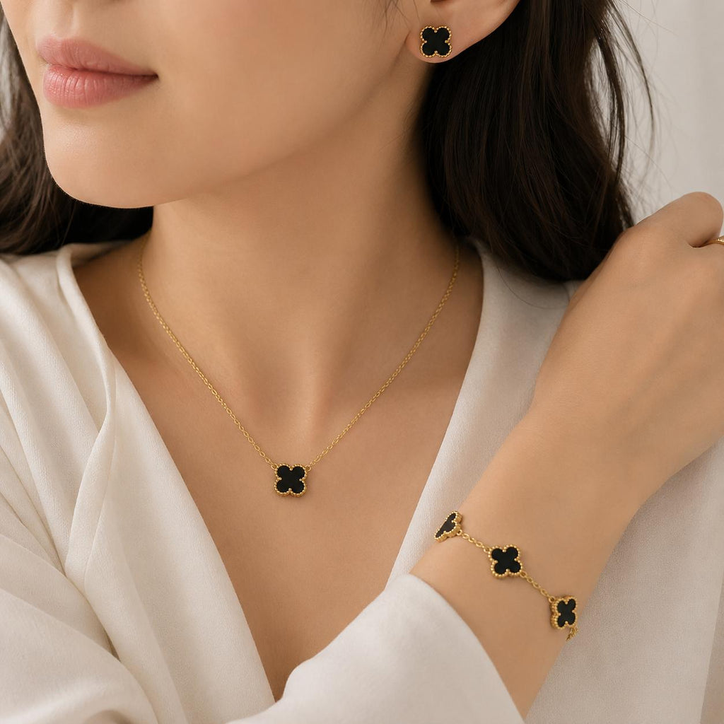 A0053 Timeless Clover Elegance