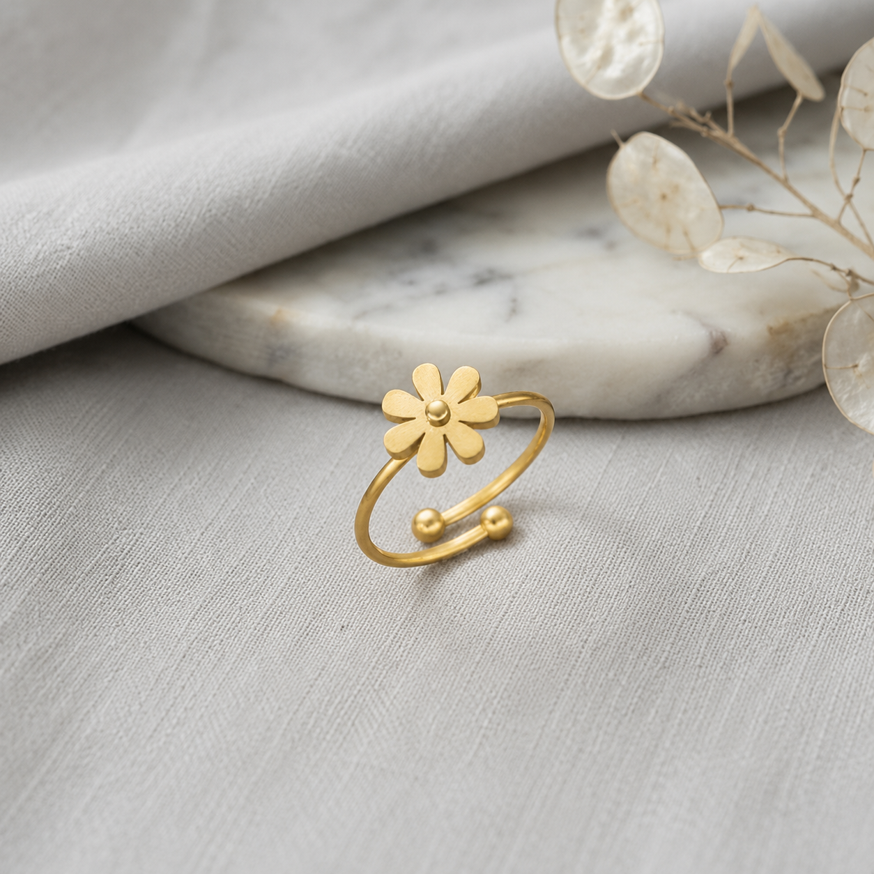 A0024 Golden Daisy Ring