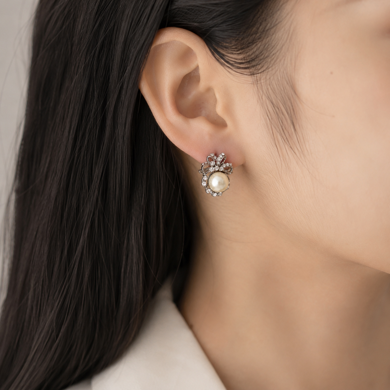 A005 Pearl Bow Earrings